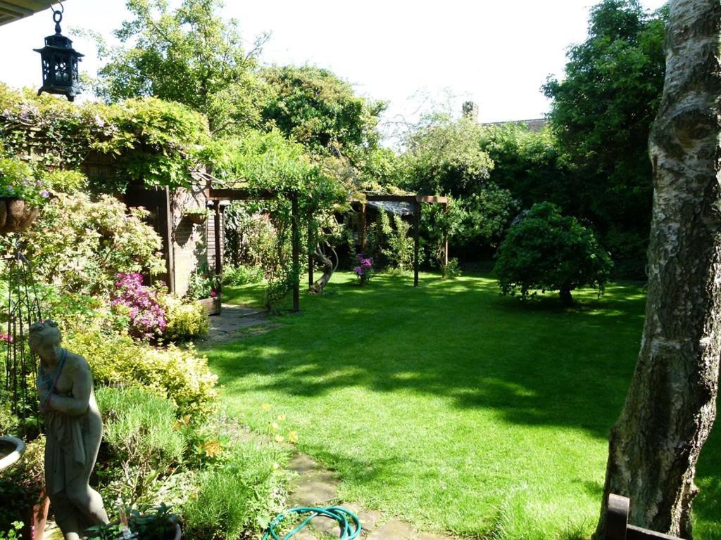 Bed and Breakfast Iolanthe London Exterior foto